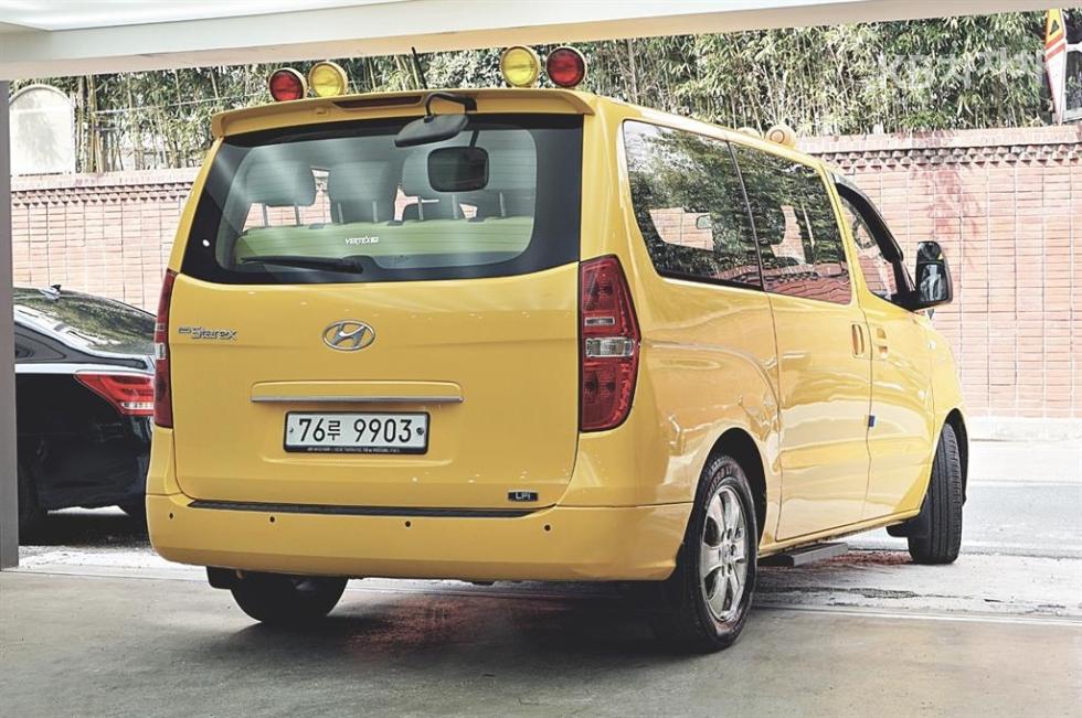 Hyundai Starex — miniaturë 3