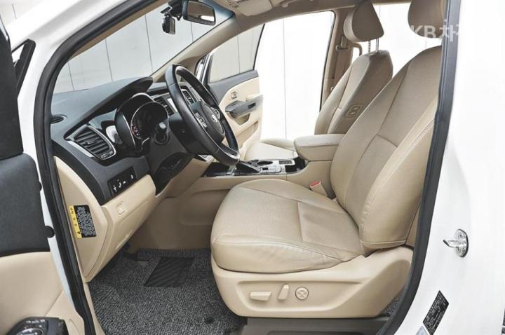 Kia Carnival High Limousine 2.2 Diesel Prestige 7