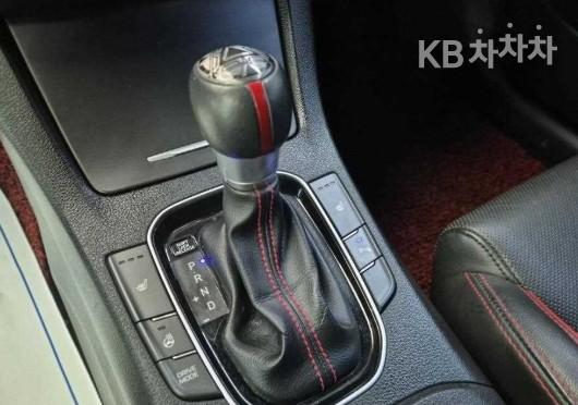 Hyundai i30 PD 1.6 Turbo Sport Premium 9