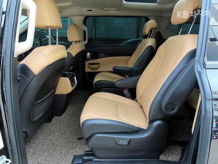 Kia Carnival D2.2 Signature 7