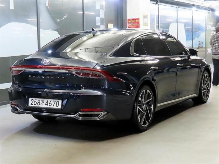 Hyundai Grandeur 2.5 Exclusive 5