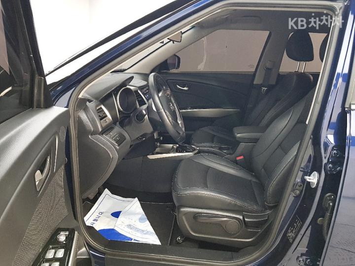 KG Mobility (Ssangyong) Tivoli Armor 1.6 Gasoline VX 2WD 9