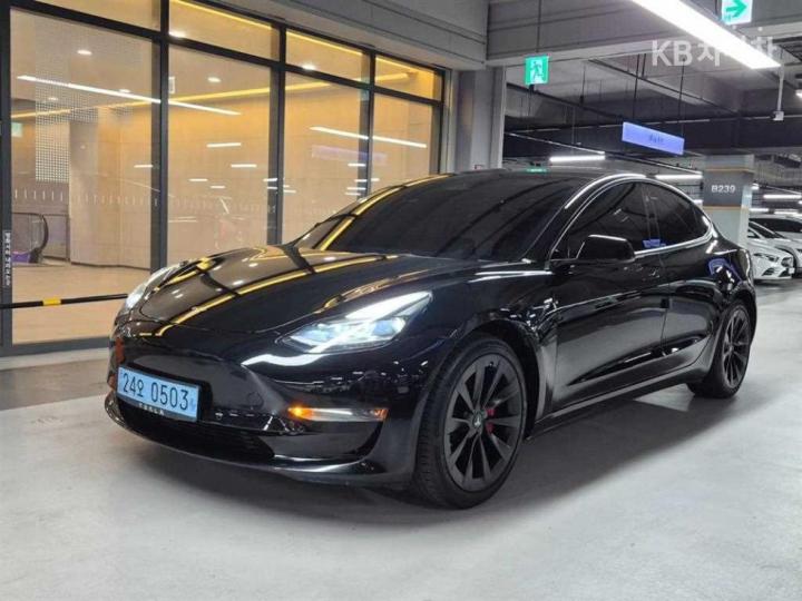Tesla Model 3 Long Range 3