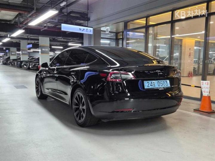 Tesla Model 3 Long Range 5