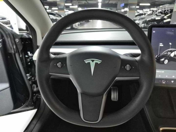 Tesla Model 3 Long Range 7