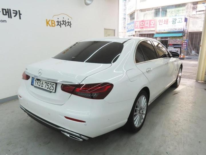 Mercedes-Benz E-Class W213 E250 Exclusive 4