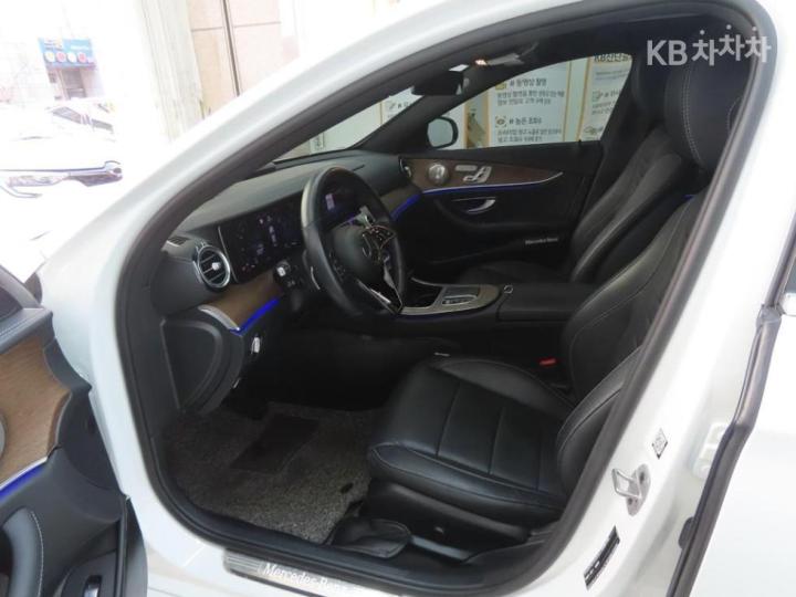 Mercedes-Benz E-Class W213 E250 Exclusive 6