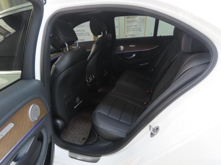 Mercedes-Benz E-Class W213 E250 Exclusive 7