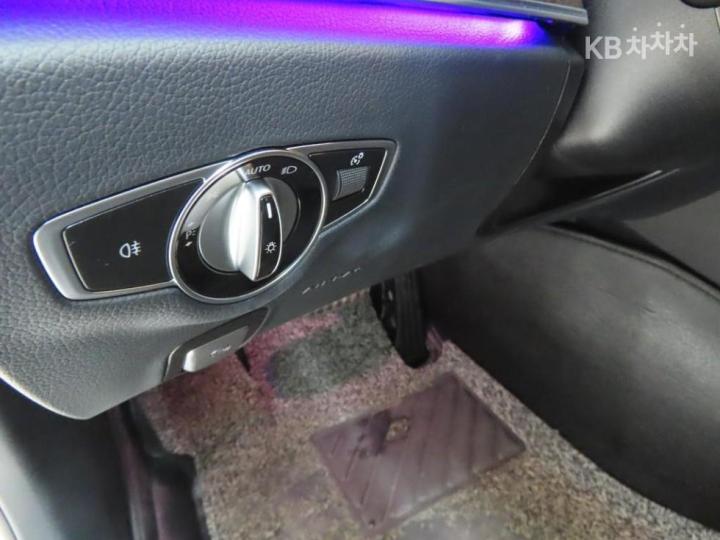 Mercedes-Benz E-Class W213 E250 Exclusive 10