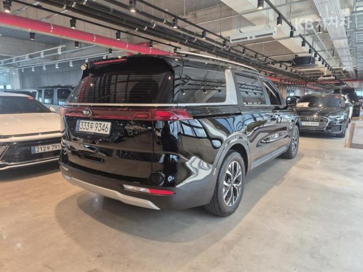 Kia Carnival D2.2 Prestige 3