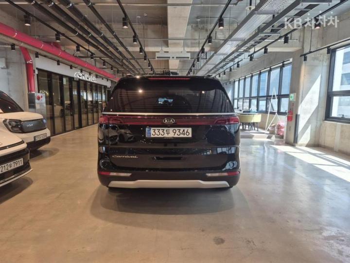 Kia Carnival D2.2 Prestige 5
