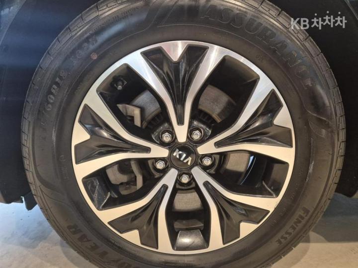 Kia Carnival D2.2 Prestige 6