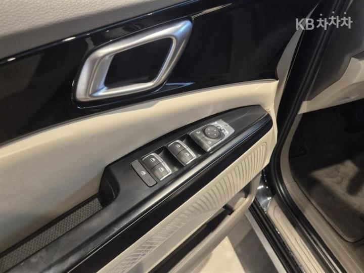 Kia Carnival D2.2 Prestige 8