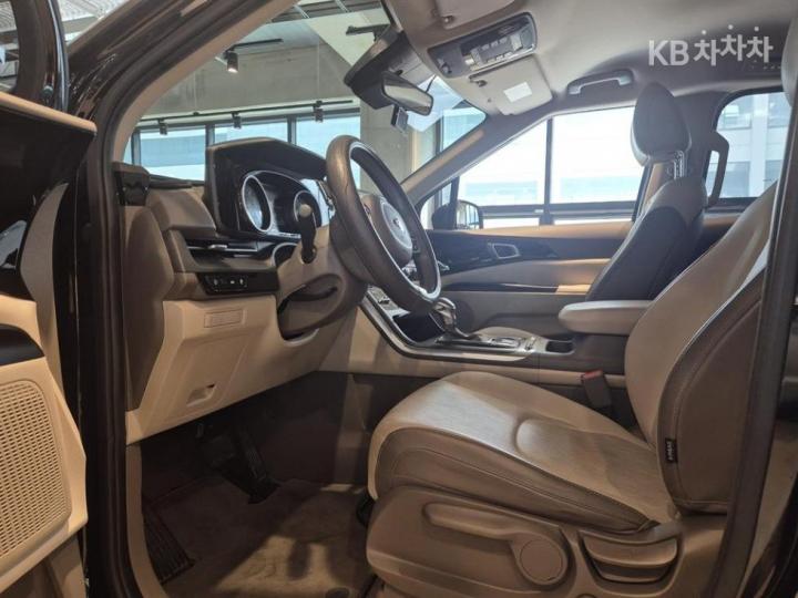 Kia Carnival D2.2 Prestige 9