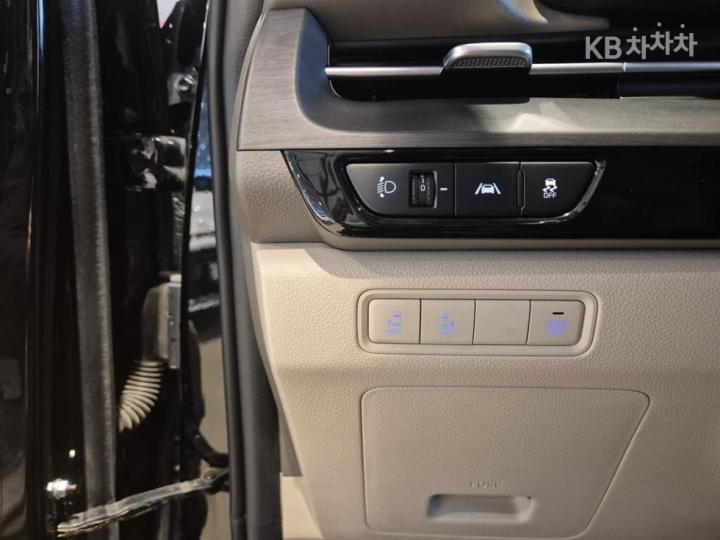 Kia Carnival D2.2 Prestige 10