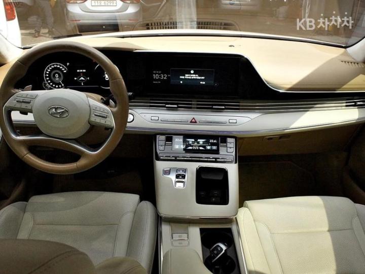 Hyundai Grandeur 2.5 Exclusive 8