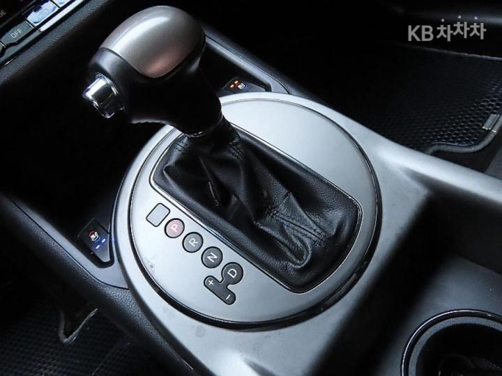 Kia Sportage R Diesel 2WD Prestige 10