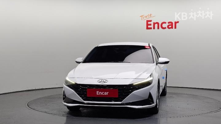 Hyundai Avante CN7 1.6 LPi Smart 4