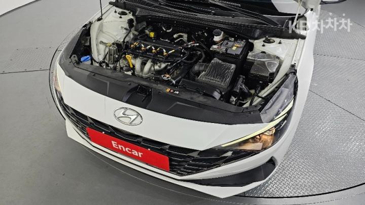 Hyundai Avante CN7 1.6 LPi Smart 7