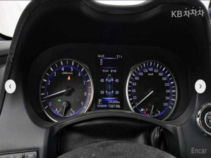 Infiniti Q60 3.0 RED SPORT 9