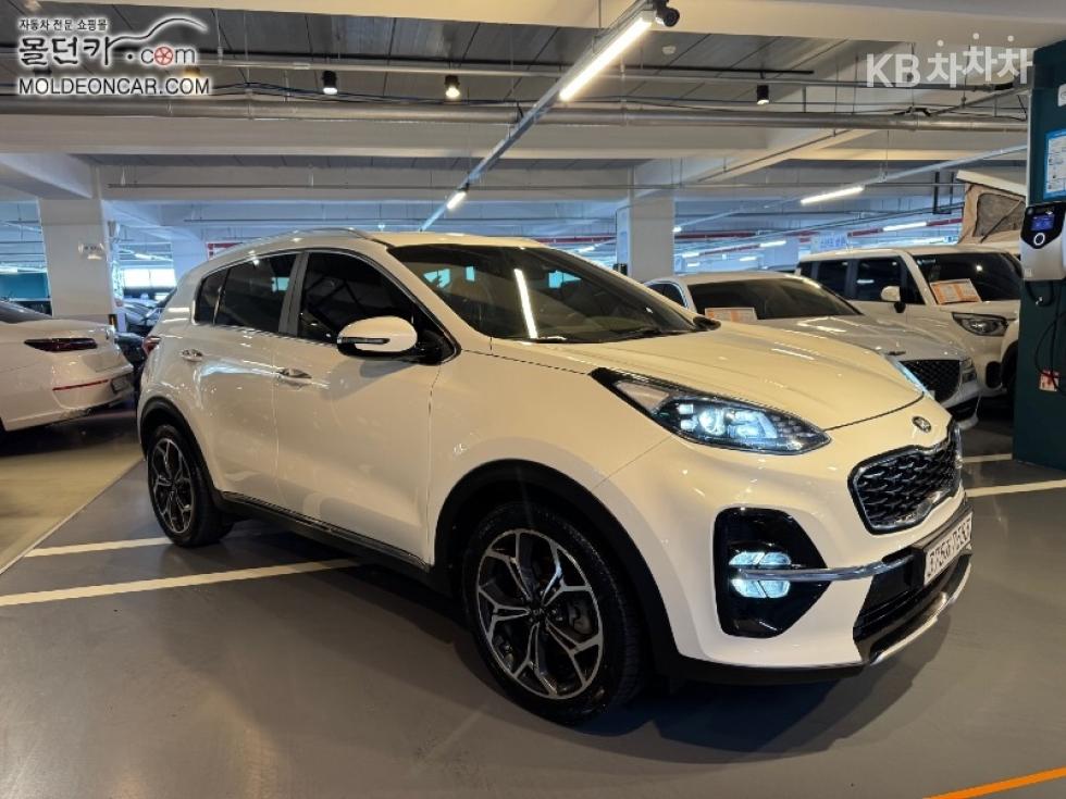 2021 - kia sportage