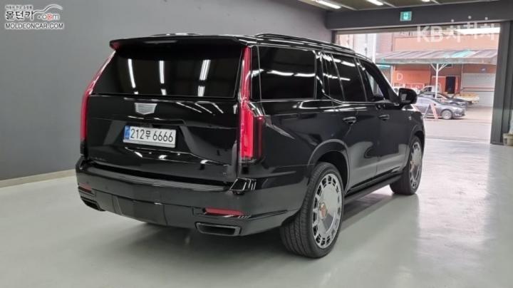 Cadillac Escalade 6.2 V8 Sport Platinum 3