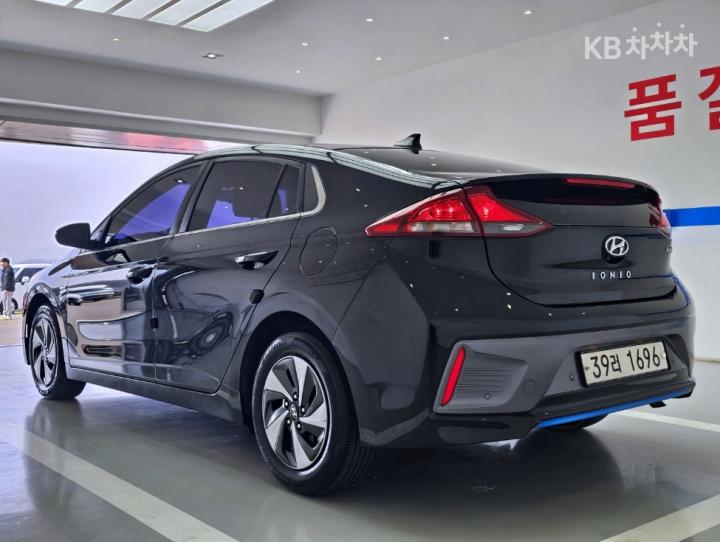 Hyundai IONIQ Hybrid N No sub-trim 4