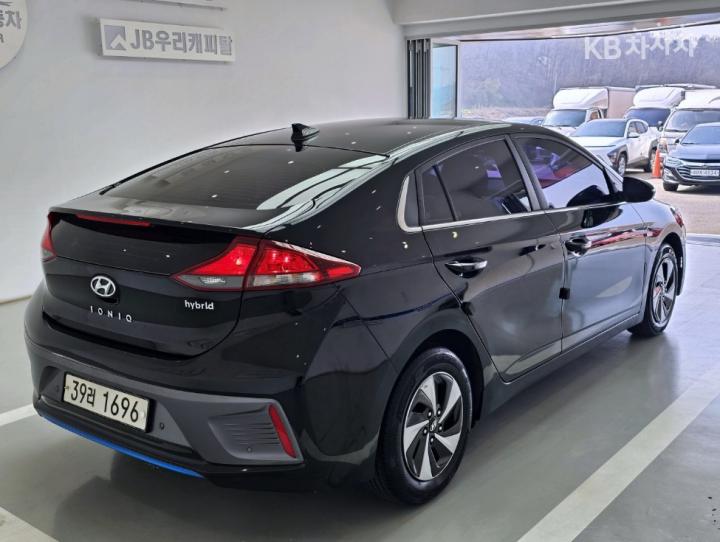 Hyundai IONIQ Hybrid N No sub-trim 6