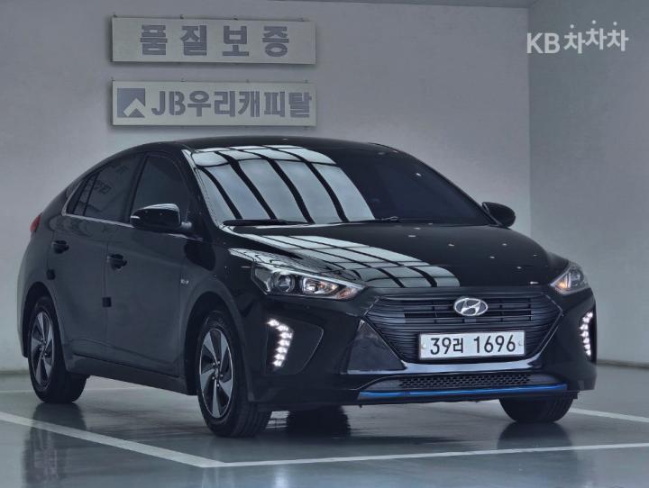 Hyundai IONIQ Hybrid N No sub-trim 9