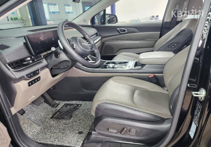 Kia Carnival Hybrid 1.6 HEV Noblesse 7