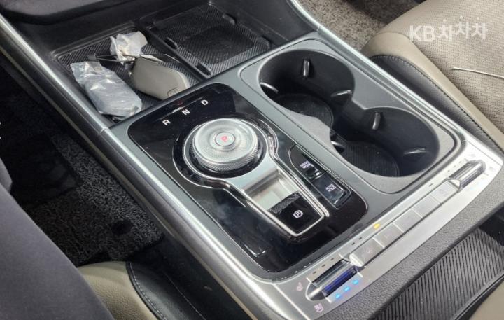 Kia Carnival Hybrid 1.6 HEV Noblesse 9