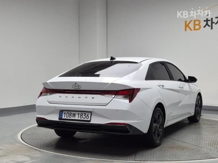 Hyundai Avante Hybrid CN7 Modern 4