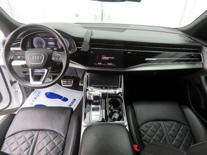 Audi Q8 3.0 55 TFSI Quattro Premium 10