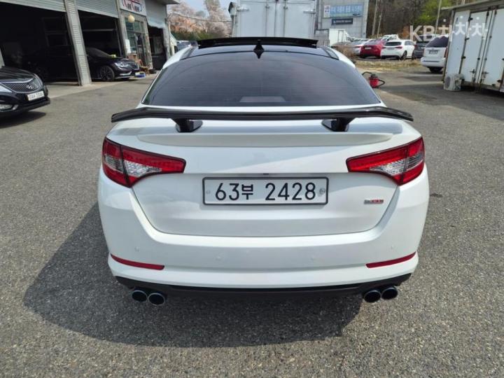 Kia K5 Gasoline 2.0 Turbo GDI Noblesse 5