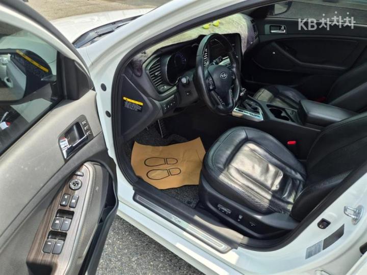 Kia K5 Gasoline 2.0 Turbo GDI Noblesse 8