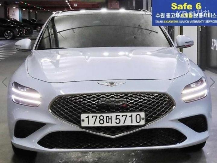 Genesis G70 2.0T 4WD Standard 3