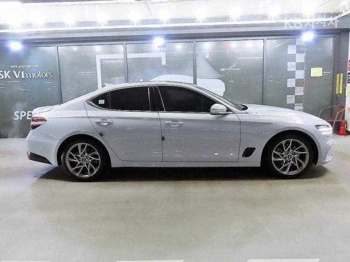 Genesis G70 2.0T 4WD Standard 5