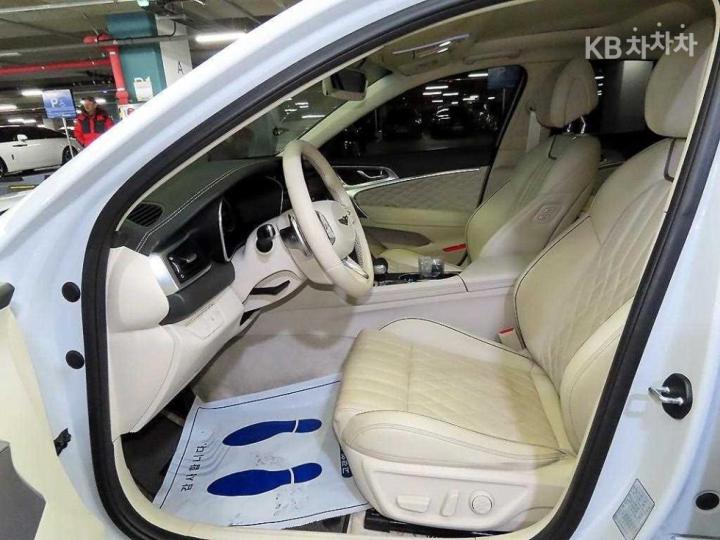 Genesis G70 2.0T 4WD Standard 8