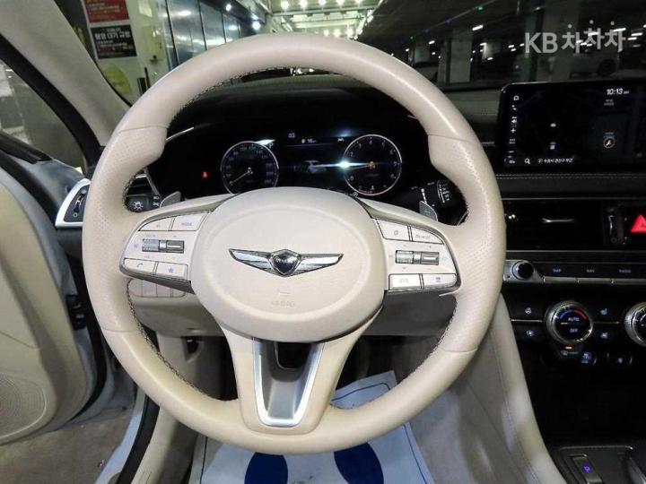 Genesis G70 2.0T 4WD Standard 10