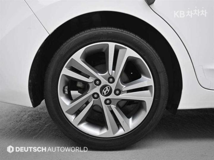 Hyundai Avante AD 1.6 GDi Value Plus 6