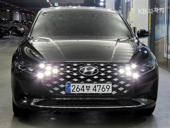 Hyundai Grandeur LPi 3.0 Premium 3