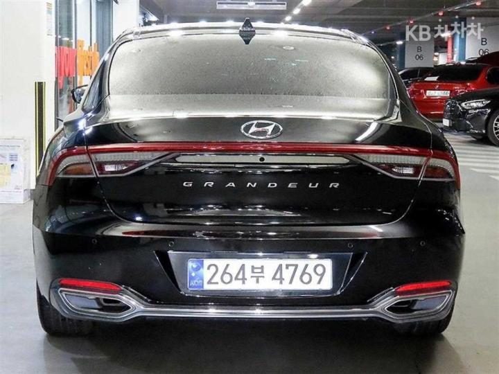 Hyundai Grandeur LPi 3.0 Premium 6