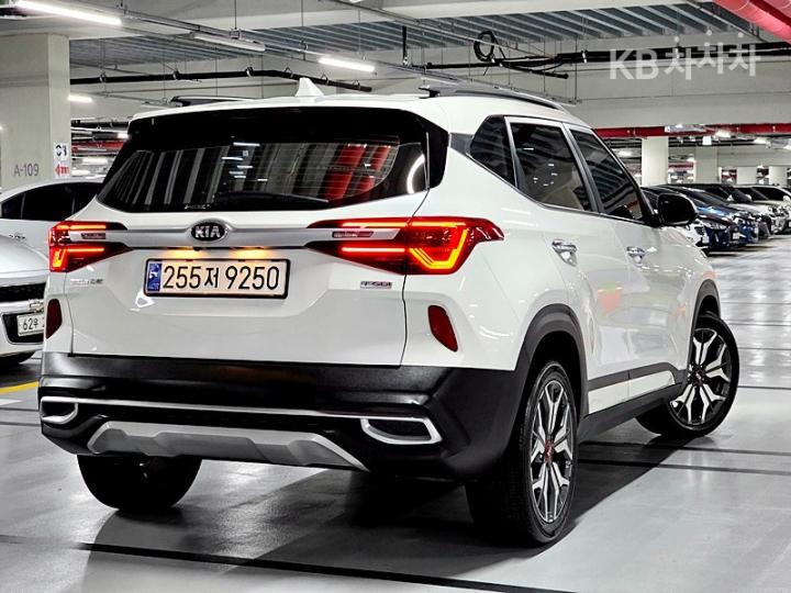 Kia Seltos 1.6 Gasoline Turbo 2WD Signature 5