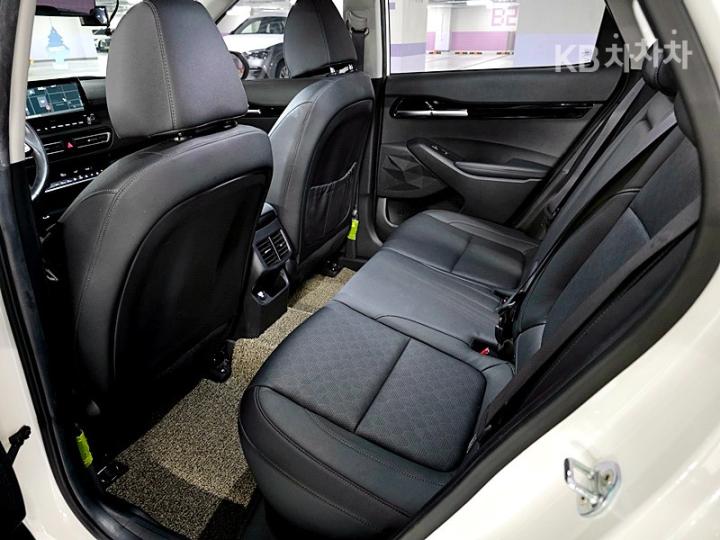 Kia Seltos 1.6 Gasoline Turbo 2WD Signature 9