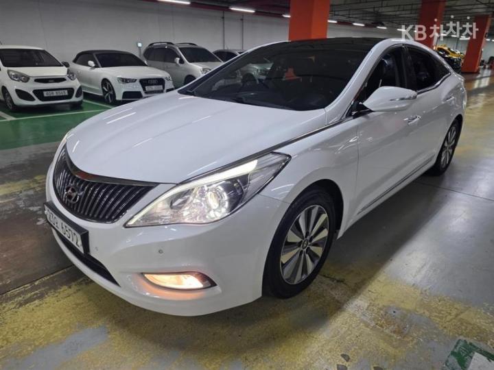 Hyundai Grandeur Hybrid Premium 3