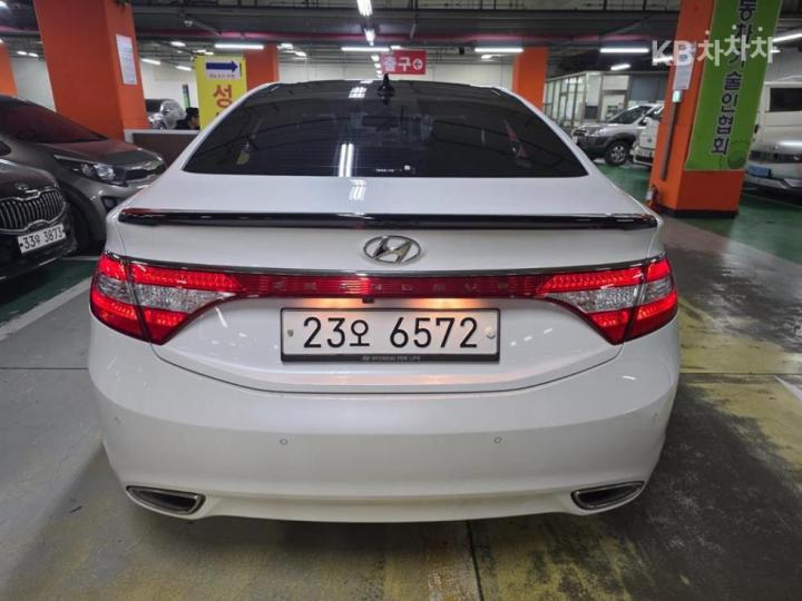Hyundai Grandeur Hybrid Premium 4