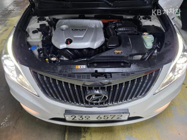 Hyundai Grandeur Hybrid Premium 7