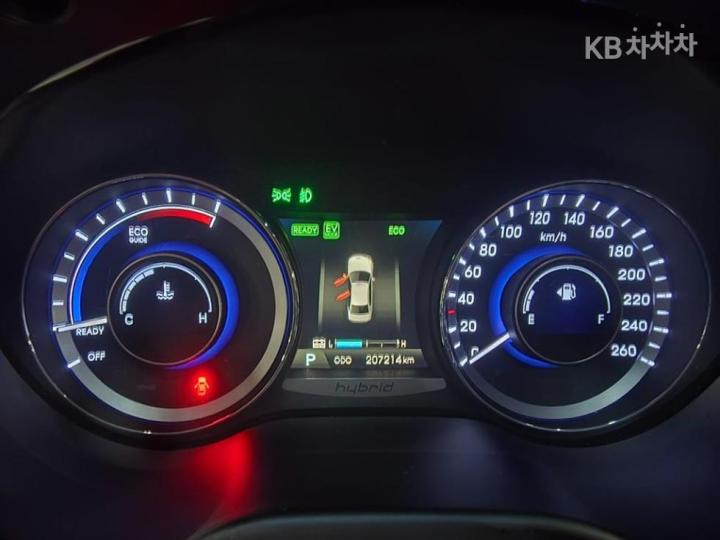Hyundai Grandeur Hybrid Premium 8
