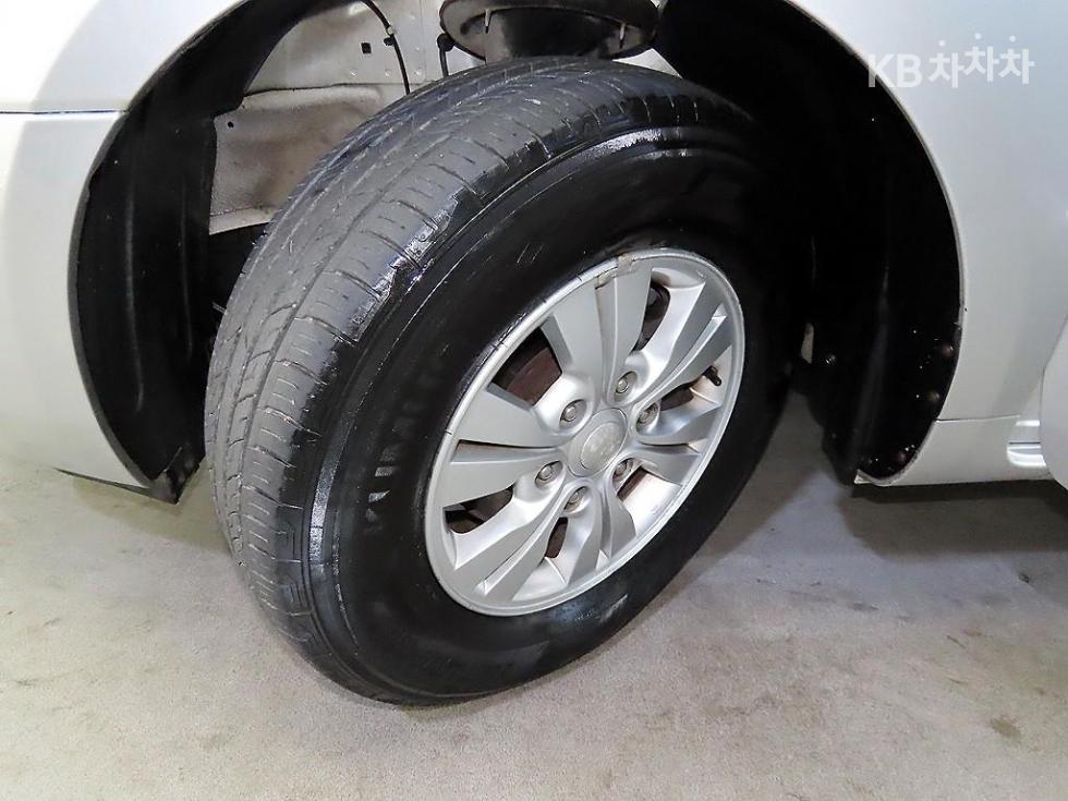 2012 - kia carnival