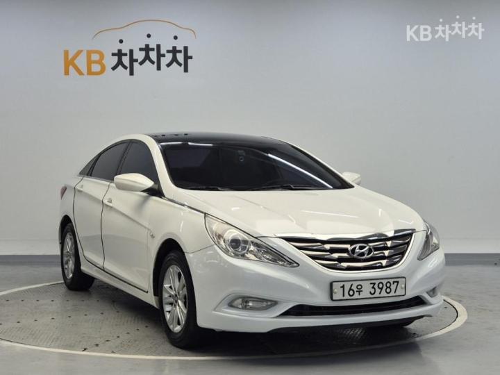 Hyundai Sonata YF LPi Luxury 5